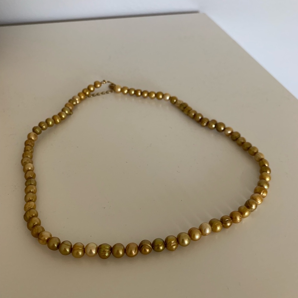 Freshwater pearl necklace